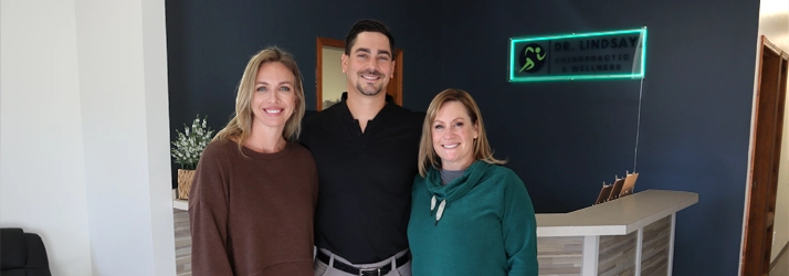 Chiropractor Leavenworth KS Dennis Lindsay With Leslie Lindsay And Kim Lindsay Welcoming You To Office